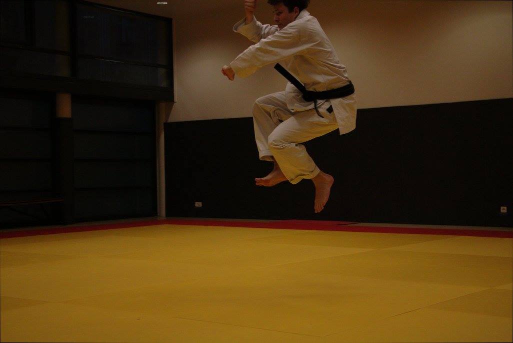 <a href='https://m-beau.github.io' target='_blank' style='color: white;'>Maxime Beau</a>